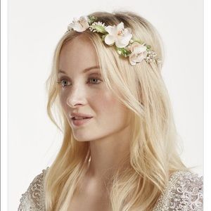 Soft tie back flower crown. NEW!