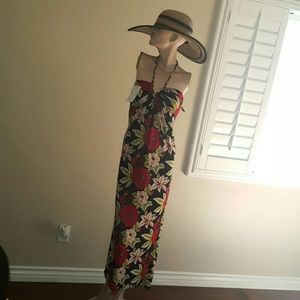 Backless maxi dress