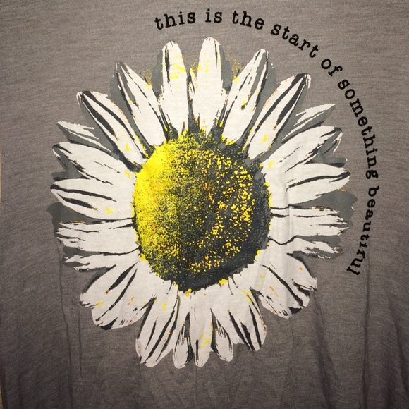 CLOSET CLEAN OUT!!Tank top! - Picture 2 of 3