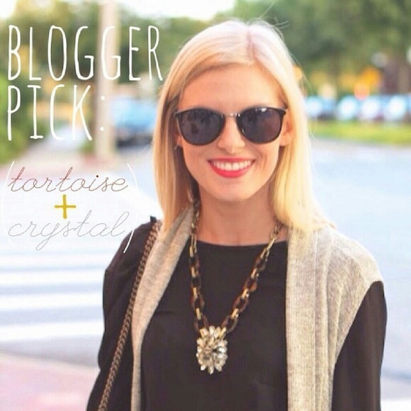 Sold 4 blanca  |  🎉 Tortoise Crystal Necklace - Picture 2 of 4