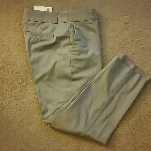 NWT BANANA REPUBLIC Cropped Gray Pants sz 2 - Picture 1 of 3