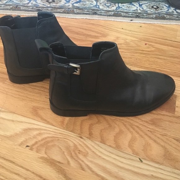 top shop low black Chelsea boots *on hold