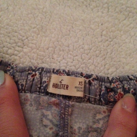 Hollister skirt - Picture 2 of 4