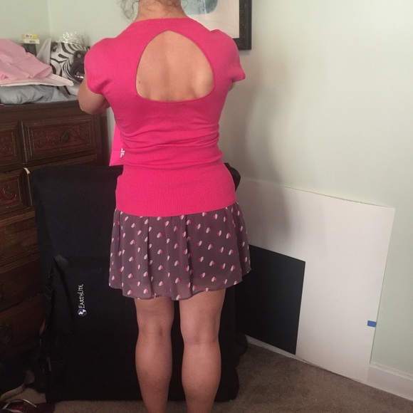 Hot pink Bebe knit top w/ cut out back sz med - Picture 2 of 4