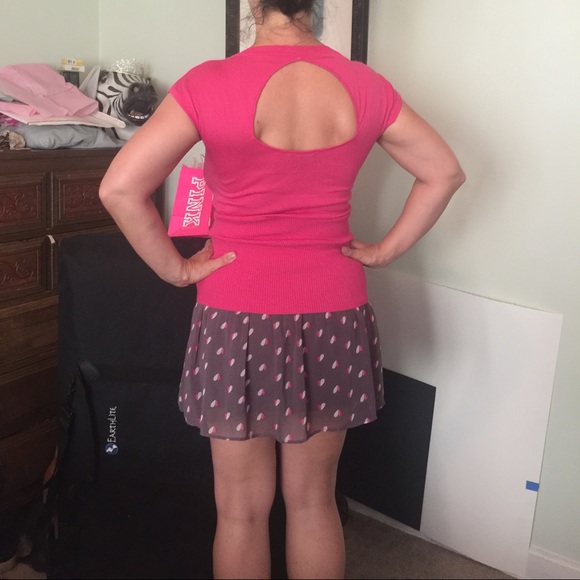 Hot pink Bebe knit top w/ cut out back sz med - Picture 3 of 4