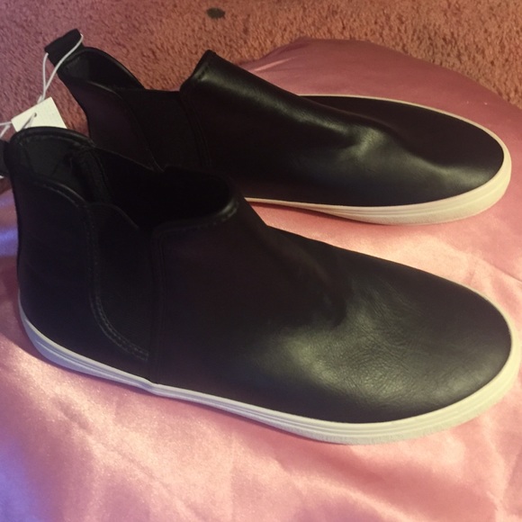 Black Old Navy Slip Ons