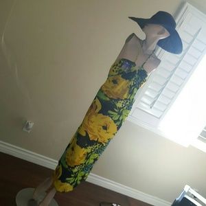 Backless maxi dress