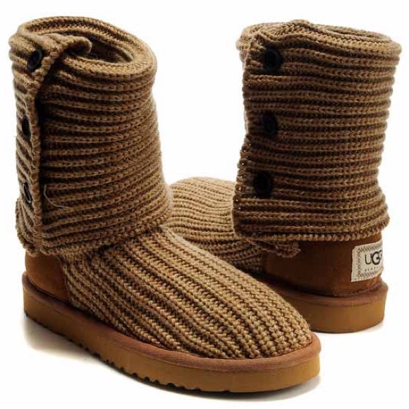 Classic 3 Button Cardy Ugg Boots