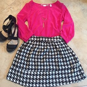 Houndstooth skirt with zipper closure 💗