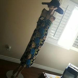 Backless maxi dress