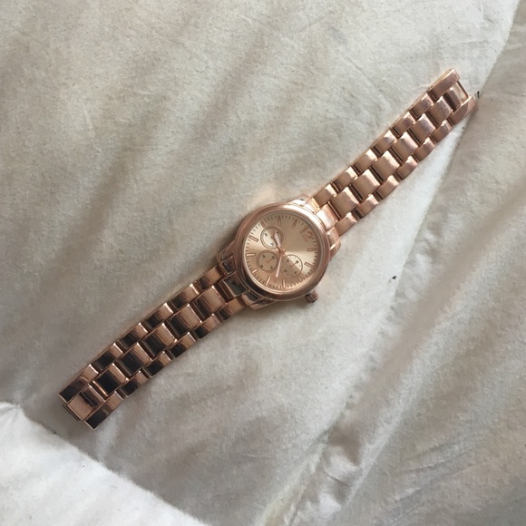 brand new never turned on rose gold watch