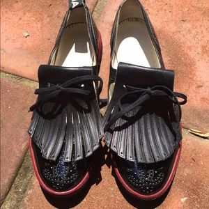 CHANEL LEATHER LOW-TOP SNEAKERS, US8