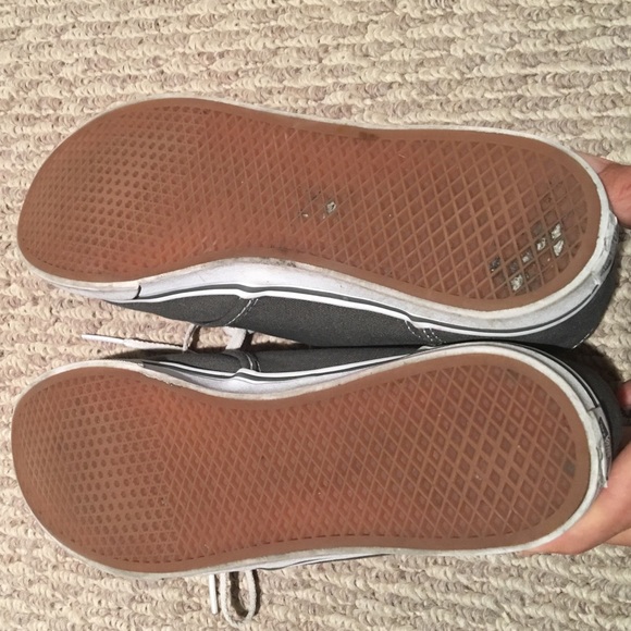 Vans - Picture 3 of 4
