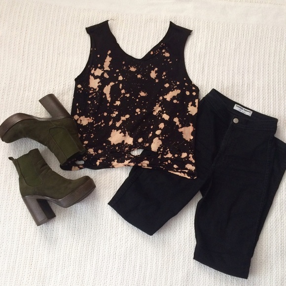 Bleached muscle tank