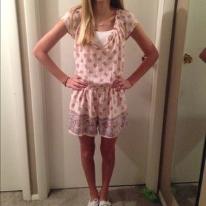 Kids A&F romper super cute design! Size L