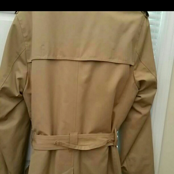 **SOLD**MEN'S TRENCH COAT WITH ZIP OUT LINING - Picture 2 of 4