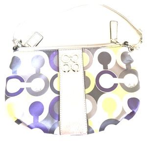 Small Coach hand/wrist bag