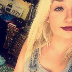 Meet your Posher, Lexa