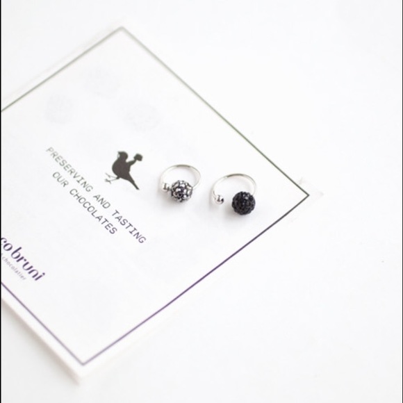 Black cubic ball ear cuff