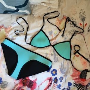 Triangl bikini in small both bottoms and top