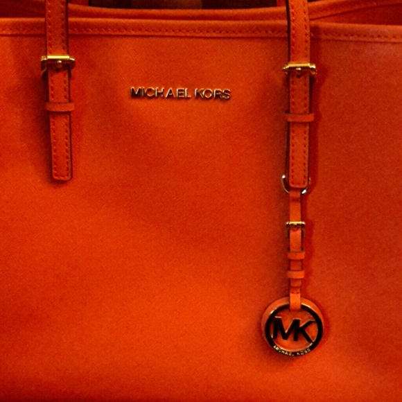 Michael Kors East West Tote - Picture 2 of 4