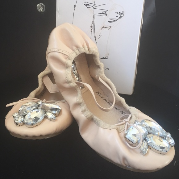 BCBGeneration ballerina flats