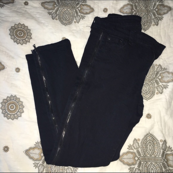 Spunky side zipper Philosophy jeans
