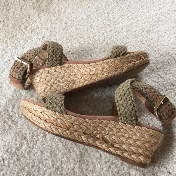 ✨Stuart Weitzman Jute/Leather Crisscross Platform - Picture 2 of 4