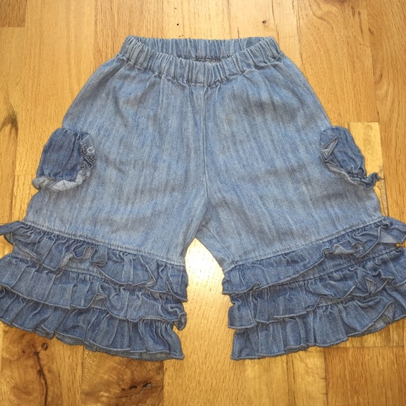 Missie Moosie denim triple ruffle capris - Picture 1 of 3