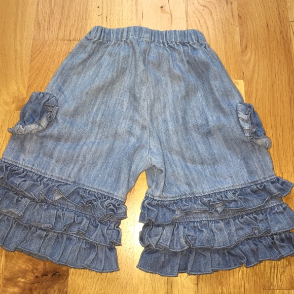 Missie Moosie denim triple ruffle capris - Picture 2 of 3