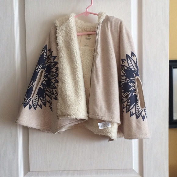 Tucker and Tate Other - Girls Tucker and Tate faux fur poncho