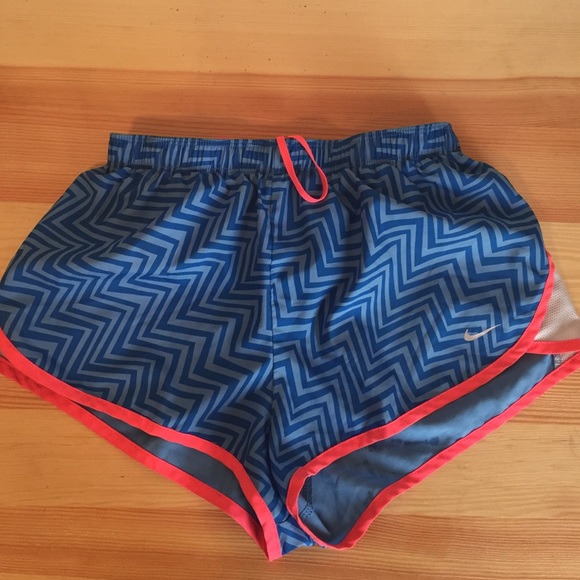 Nike chevron tempo shorts