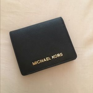 Michael kors jet set travel wallet