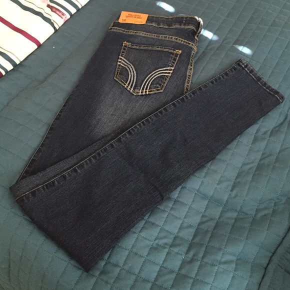 HOLLISTER SUPER SKINNY JEANS
