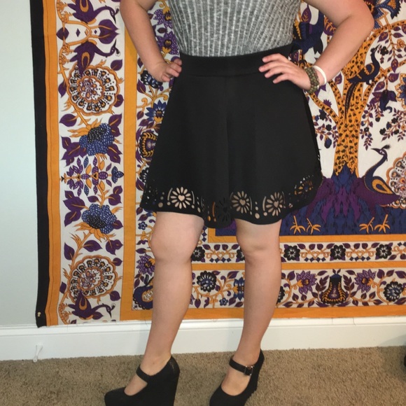 Black skirt with cutouts - Picture 1 of 3