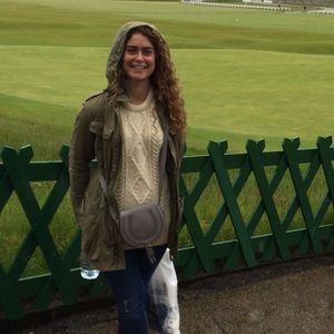 Meet your Posher, Amy