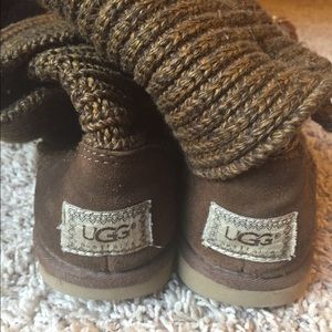 Brown knitted uggs