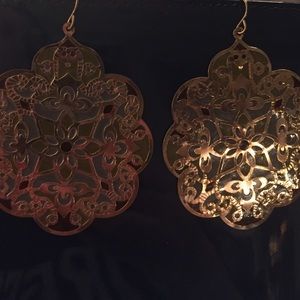 Fun gold earring set