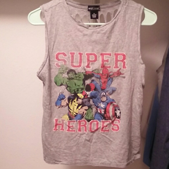Supee heroes shirt with cut out back design - Picture 1 of 2
