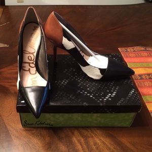 Desiree by Sam Edelman: Showstopper Much?