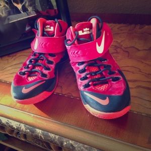 Used Lebron soldiers Basketball shoes