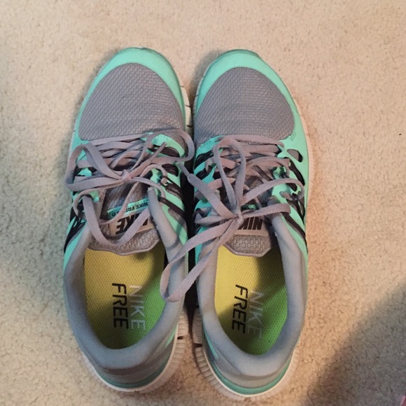 Green/grey nike free sneakers