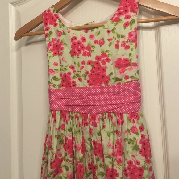 SUPER CUTE dress!😍💁🏻🌟 perfect for any occasion - Picture 2 of 4