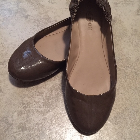 SALE‼️ MOSSIMO :: Taupe Ballet Flats