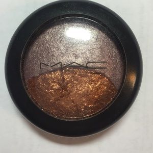 MAC mineralized duo shadow Under Your Spell