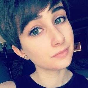 Meet your Posher, Hailey