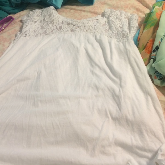 White flower lace shirt