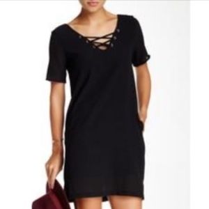 NWOT dee elle Lace-Up Shift Dress
