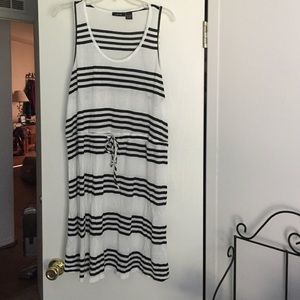 Black/white swimsuit coverup