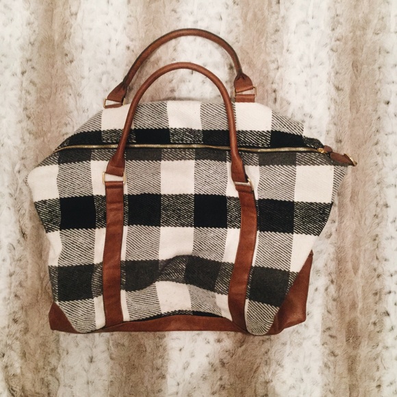 Old Navy Handbags - NWOT Black and White & Leather Overnight Bag
